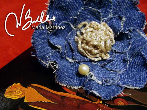 Reciclando: Broche de tela Vaquera, inspirado en las Camelias de Chanel Reciclando: Broche de tela Vaquera, inspirado en las Camelias de Chanel